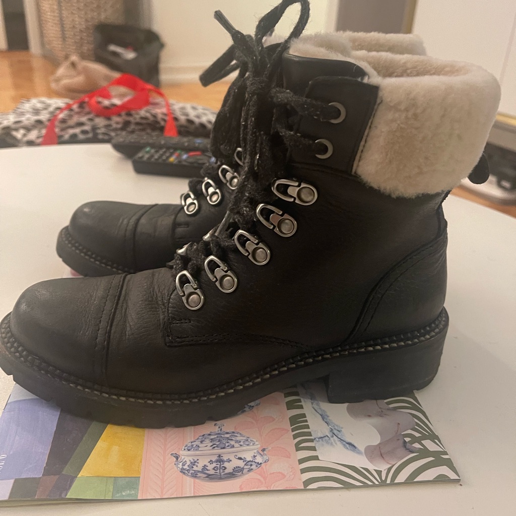 The Frye Company- Samantha Black Leather Snow Boots